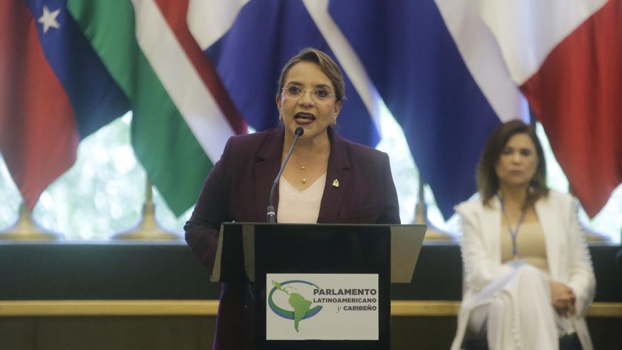 La presidenta hondureña anuncia "programa de emergencia" para apoyar a migrantes deportados