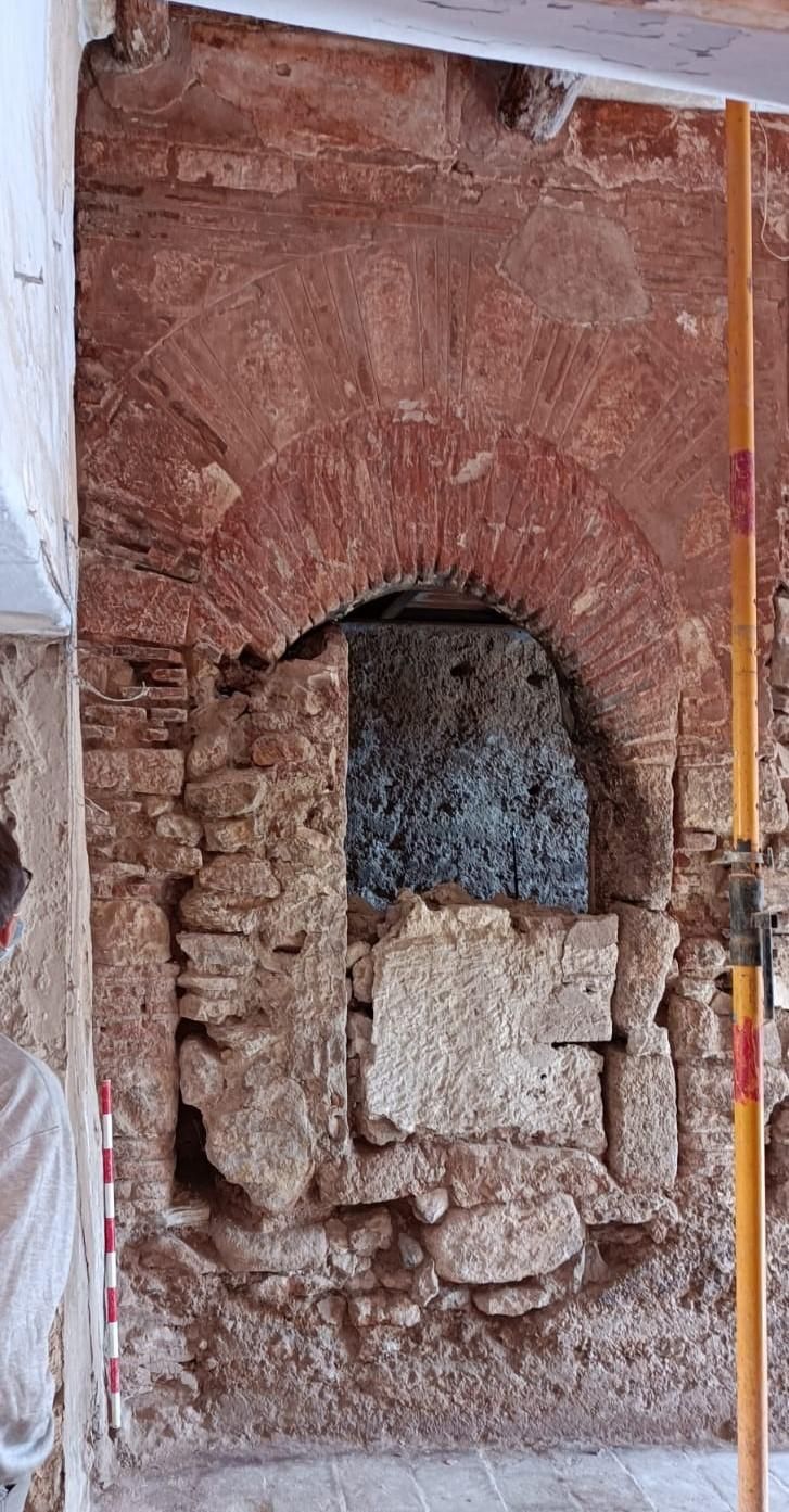Aparece una puerta mudéjar en el castillo de Isso, una pedanía de Hellín