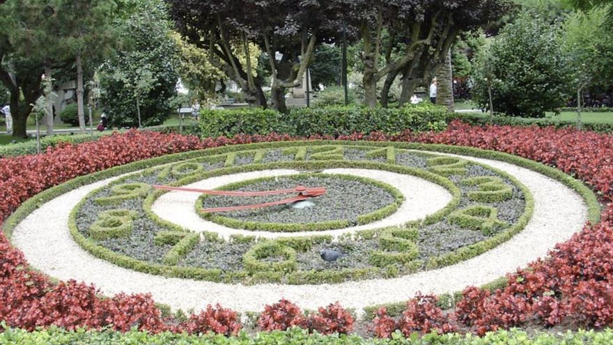 Inspirado en Ginebra, se inauguró en 1960 y está en A Coruña: un reloj hecho a base de flores