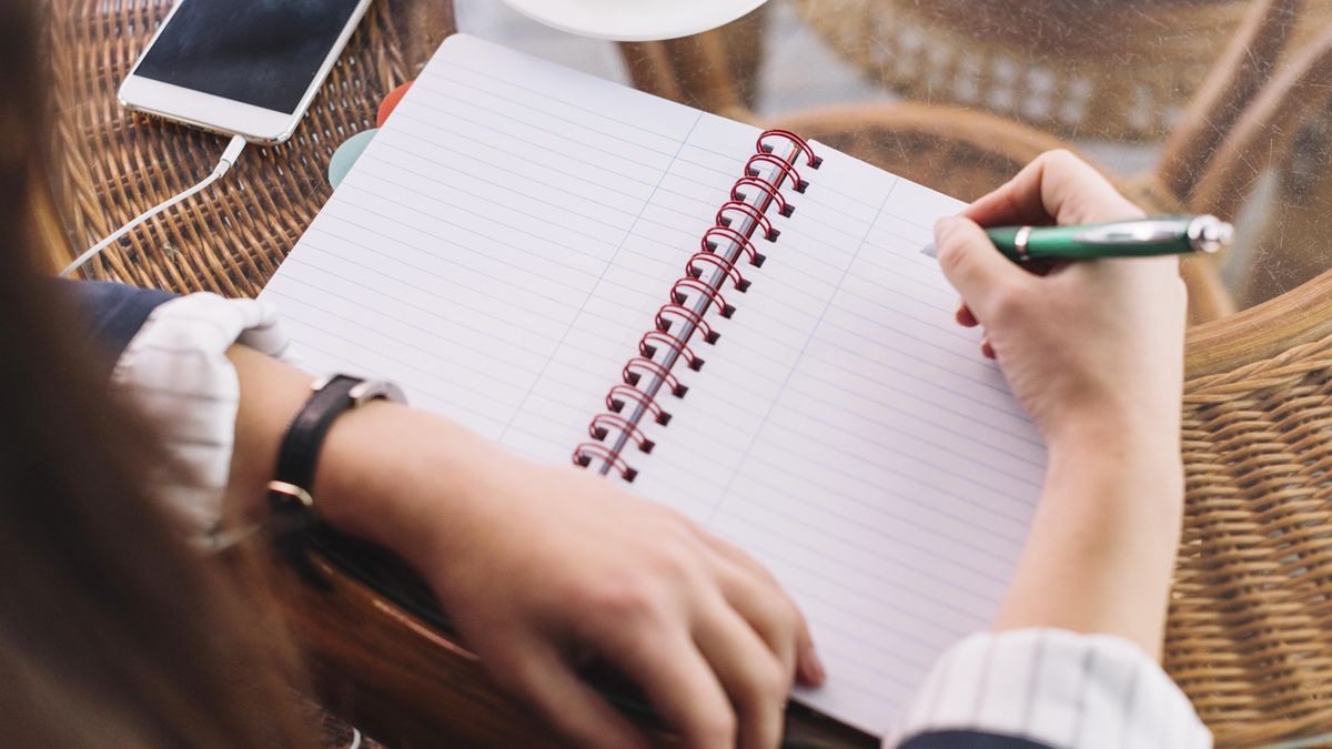 Es común aplicar una fórmula tradicional, práctica y efectiva para evitar que esto suceda: elaborar una lista con todo lo que necesitamos.