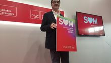 El secretario de organización del PSC, Salvador Illa, con el lema del congreso.