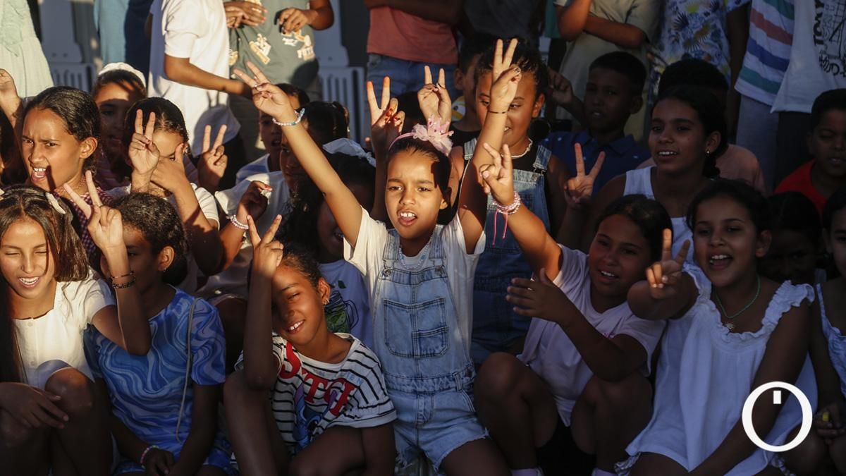 Niños saharauis del programa 'Vacaciones en paz' visitan la Ciudad de los Niños.
