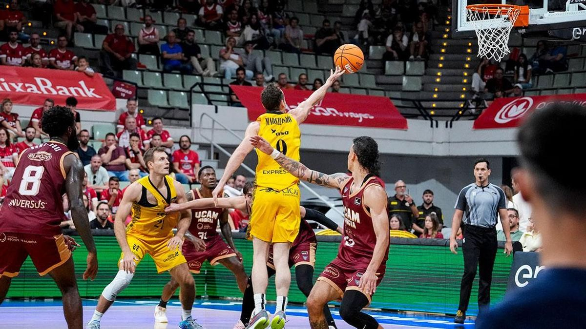 Marcelinho también asombra en Murcia