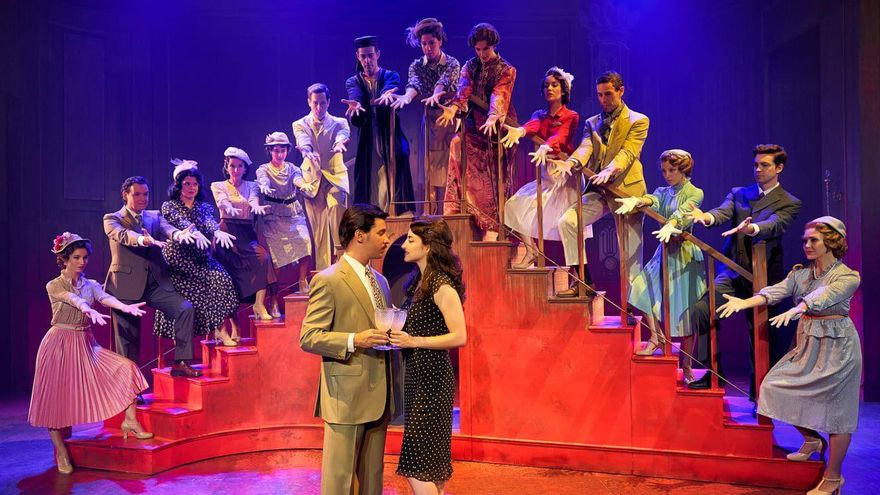 El tiempo entre costuras