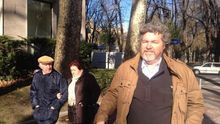 Juantxo López de Uralde, en el paseo de La Senda en Vitoria-Gasteiz.