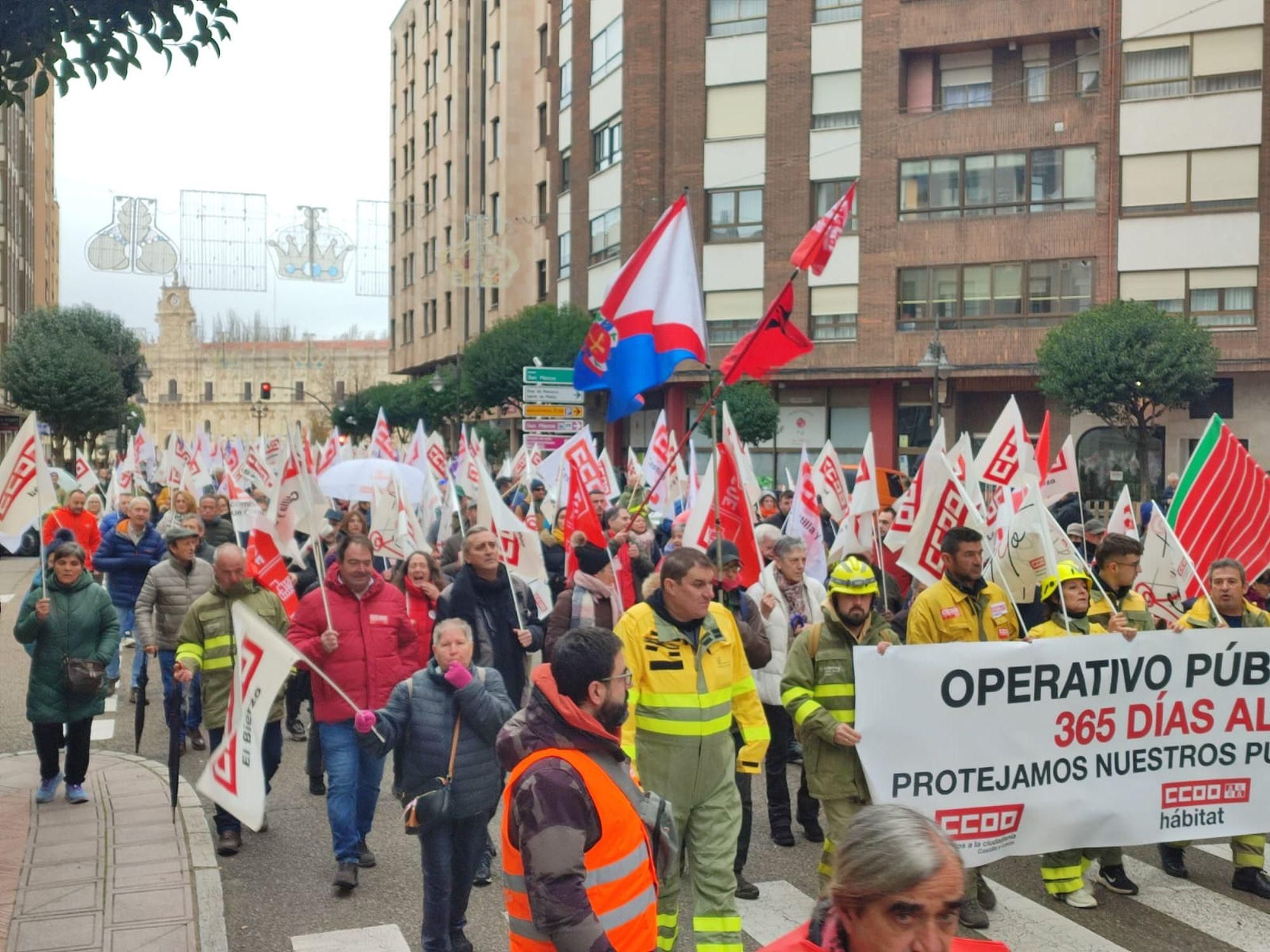 Manifestación en León contra las políticas de incendios forestales de la Junta