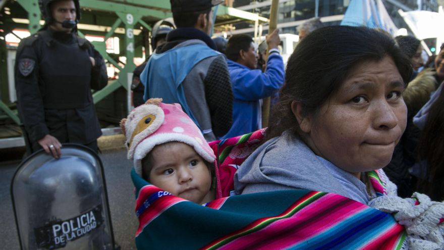 La suspensión de 40 mil planes sociales pone en tensión al Gobierno con organizaciones oficialistas