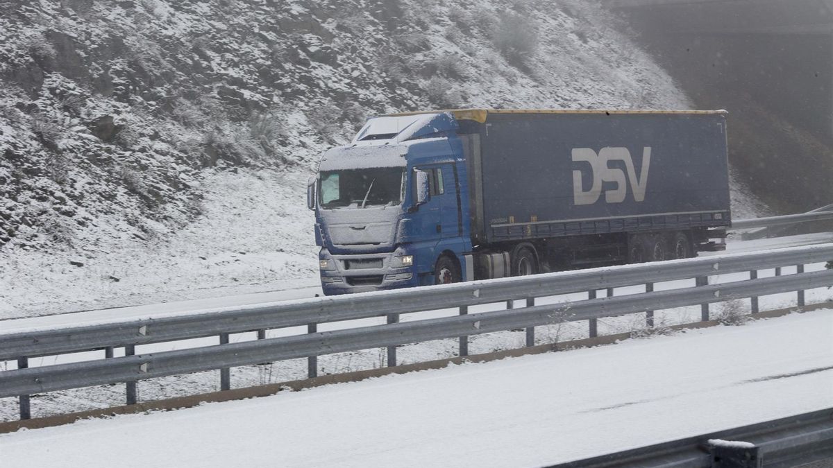 La DGT alerta de que la nieve puede afectar a las autopistas de Ávila y Segovia