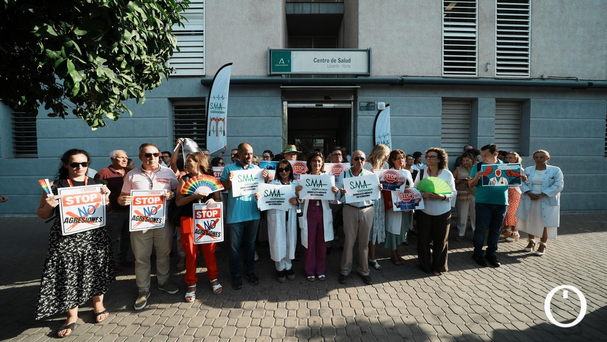 Concentración Sindicato Médico frente al Centro de Salud Levante Norte por las últimas agresiones.
