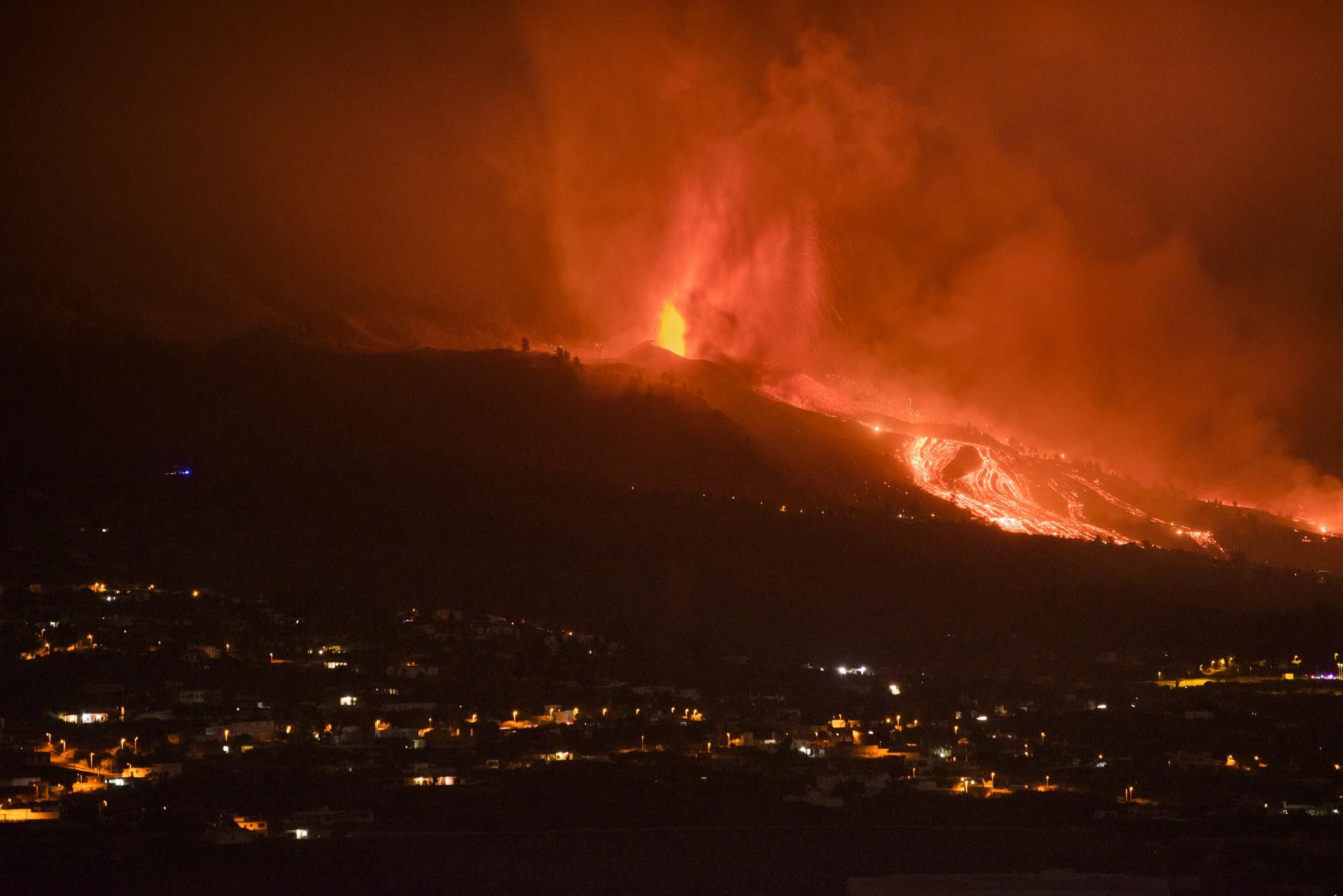FOTOGALERÍA | Segundo día de erupción en La Palma