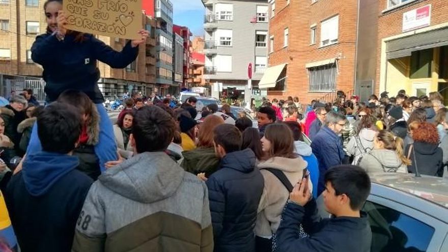 "El IPI (Instituto Padre Isla) estámás frío que su corazón", rezaba este cartel. / C.J.D.