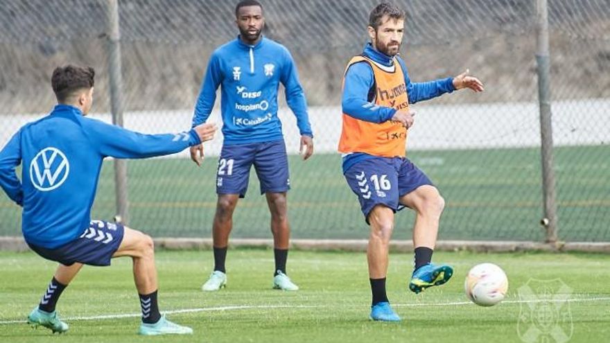 Aitor Sanz: "La Ponferradina concede poco y arriba tiene dinamita"