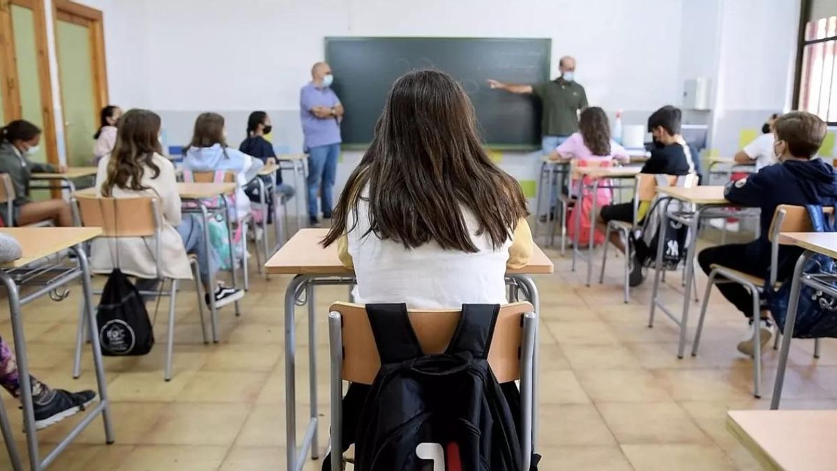 Archivo | Un aula, en un instituto de Educación Secundaria. (EFE/ Ismael Herrero)