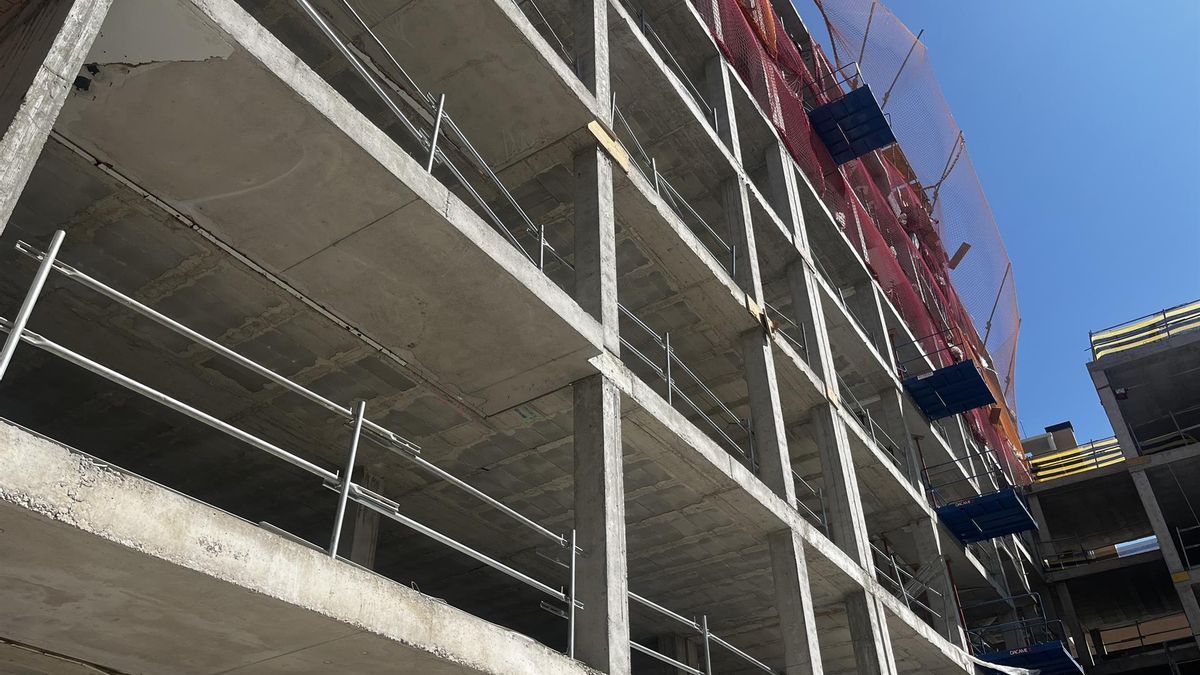 Un edificio de viviendas, en construcción.