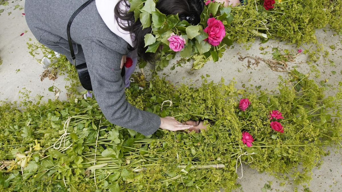 Qué hacer durante el puente de mayo en León: 'Maios' en Villafranca, vino blanco en el Romántico y cuentos en Almanza