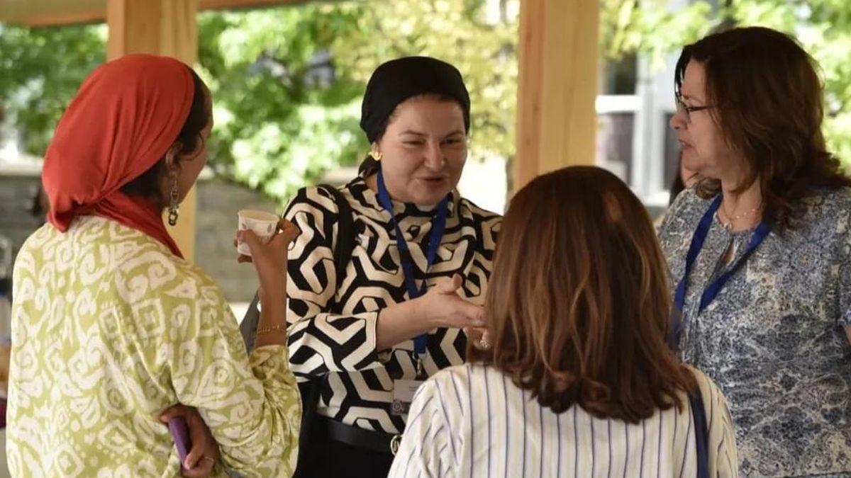 Más participantes del evento.