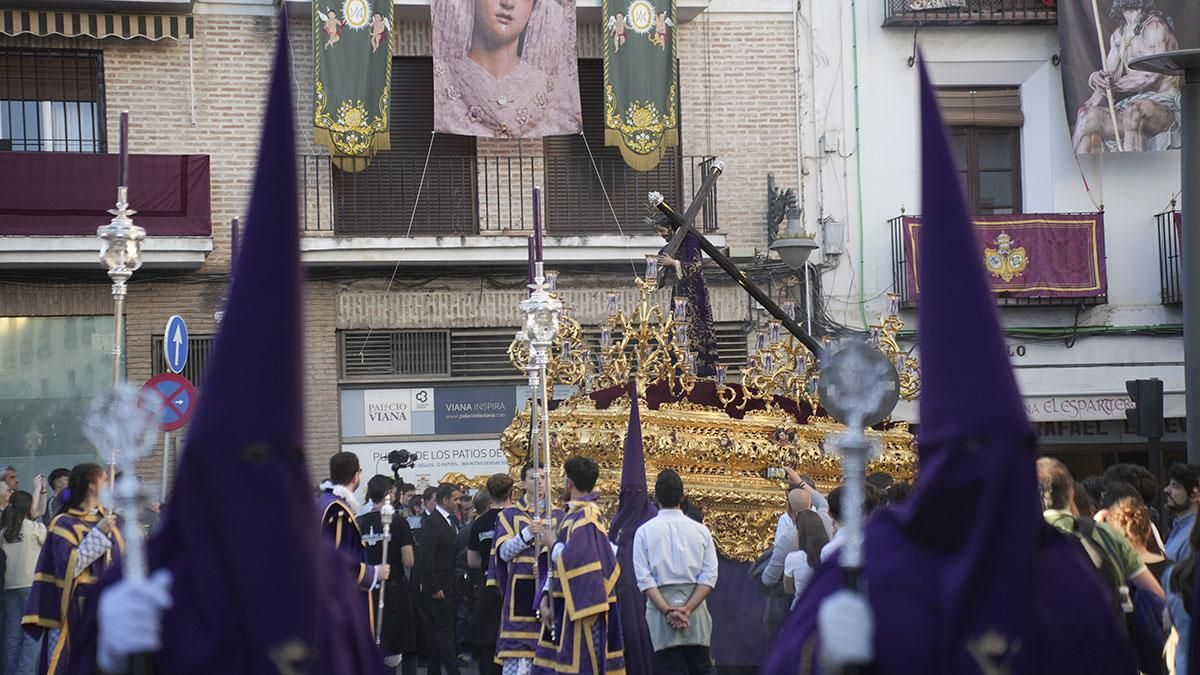 La procesión de la Hermandad del Calvario, en imágenes
