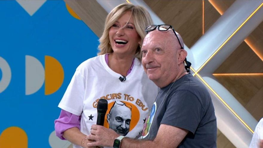 'Espejo Público' se despide tras 35 años de su realizador, que hasta trabajó con Ana Rosa: "Os echaré de menos"