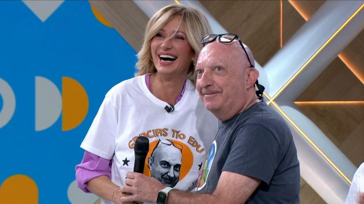 'Espejo Público' se despide tras 35 años de su realizador, que hasta trabajó con Ana Rosa: "Os echaré de menos"