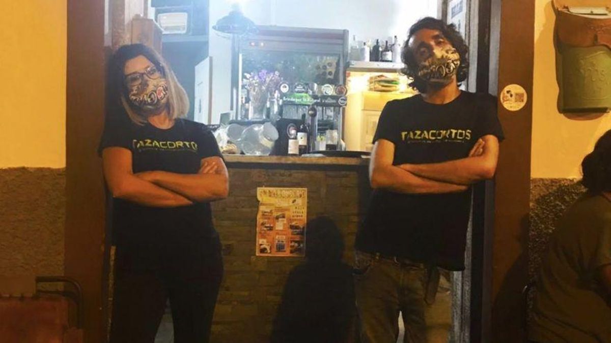 Beatriz Gómez y Juan Diego Suárez, coordinadores del festival de cine fantástico Tazacortos.