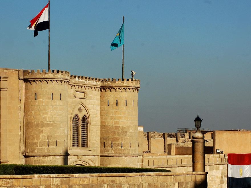 Muros de la Ciudadela de Saladino. Durante más de siete siglos, este complejo de fortalezas, mezquitas, cuarteles y palacios fue el centro de poder de todo Egipto.