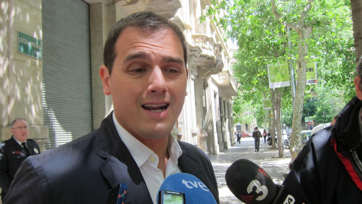 Rivera (C's) culpa al PP y CiU de que la educación catalana no sea trilingüe