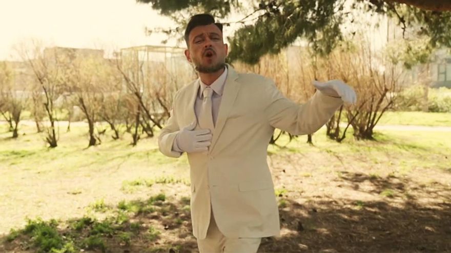 'Polònia' convierte a Rufián en Bad Bunny en su nueva parodia: "La izquierda haremos crecer y el fascismo, al INEM"