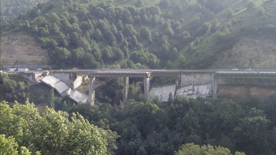 Cae otra parte del viaducto de la A-6, entre Galicia y Castilla y León