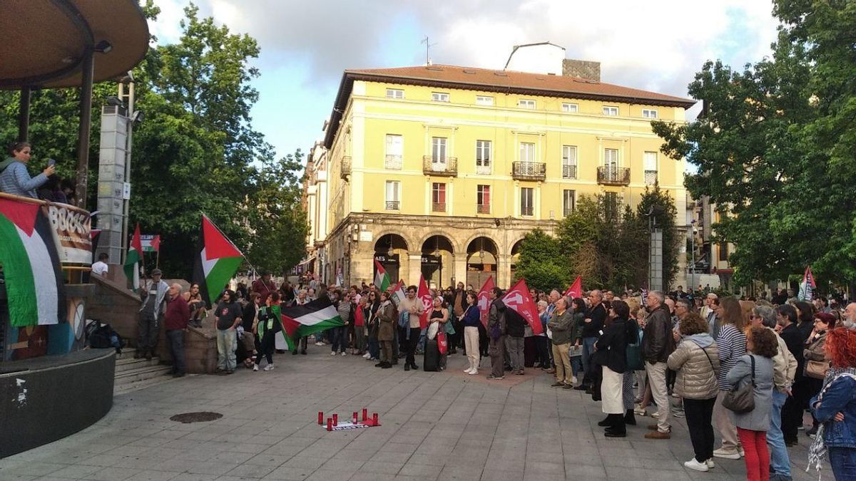 Concentración en Torrelavega en apoyo a Palestina.