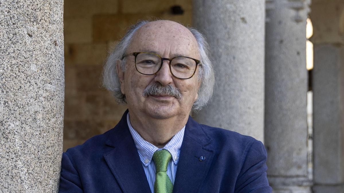 Antonio Colinas es poeta.