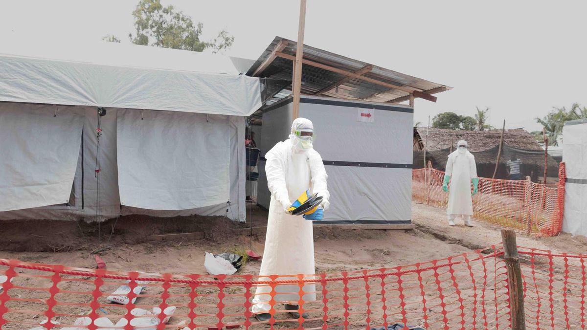 Uganda eleva a cinco los casos de ébola en el país mientras la Cruz Roja confirma la muerte de tres voluntarios en el Congo