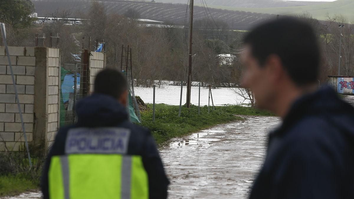 Desalojo de vecinos de Majaneque y Fontanar de Quintos por la crecida del río