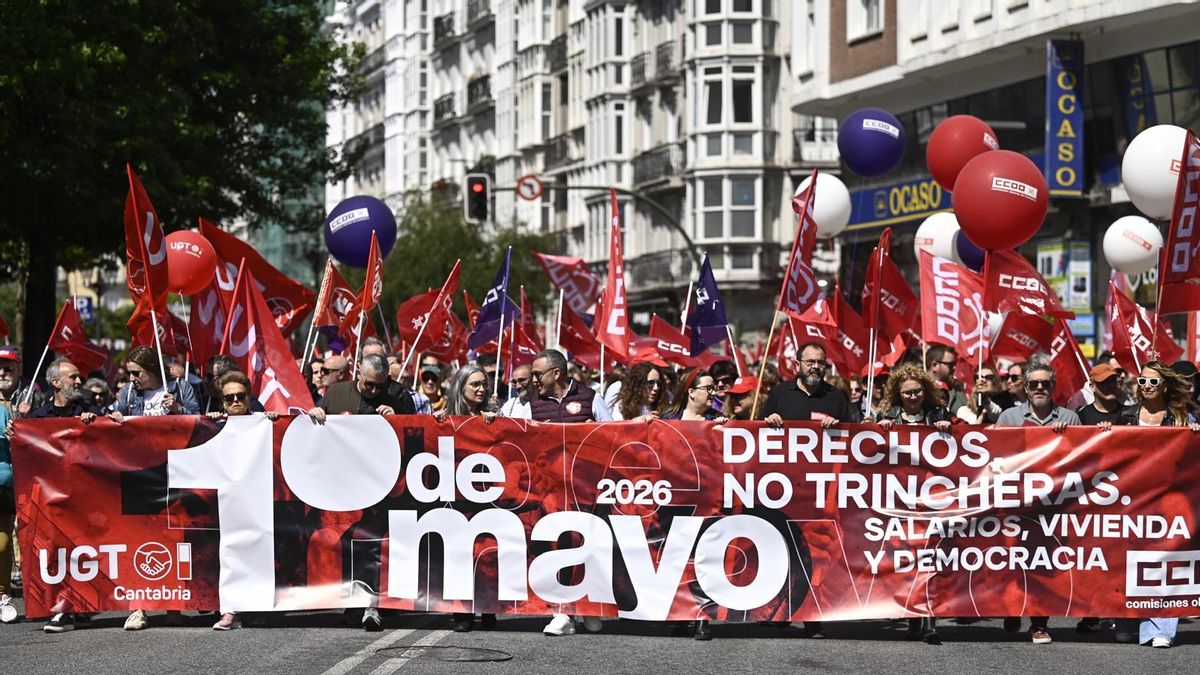 Miles de personas reclaman en Santander "salario, techo y tiempo" en la manifestación del Primero de Mayo