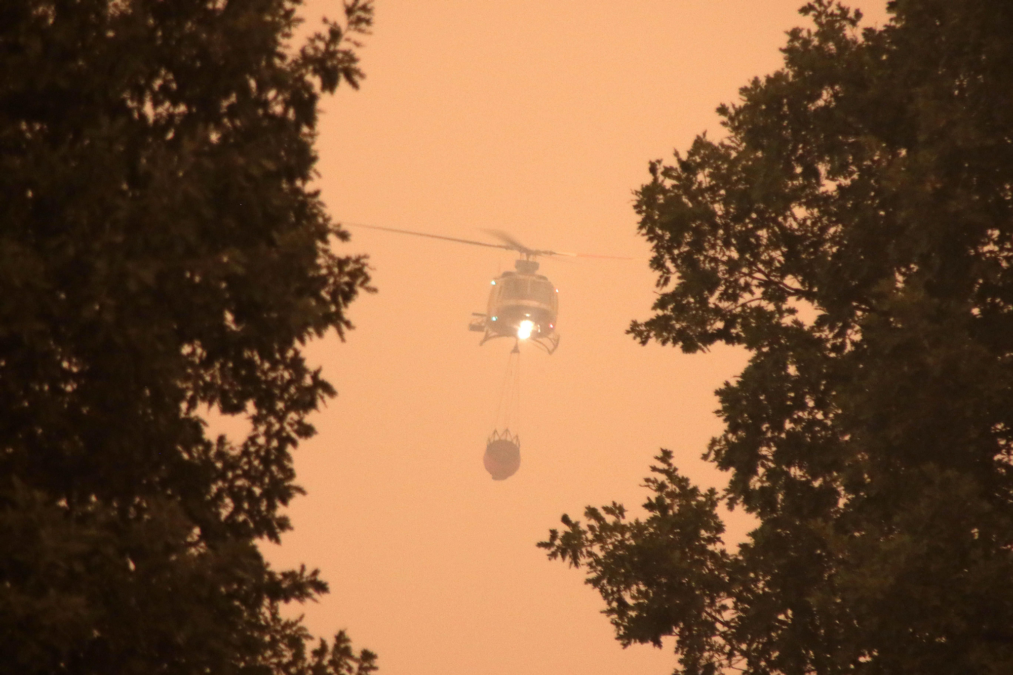 Penosas condiciones de trabajo y visibilidad en los incendios de la provincia leonesa en agosto de 2025.