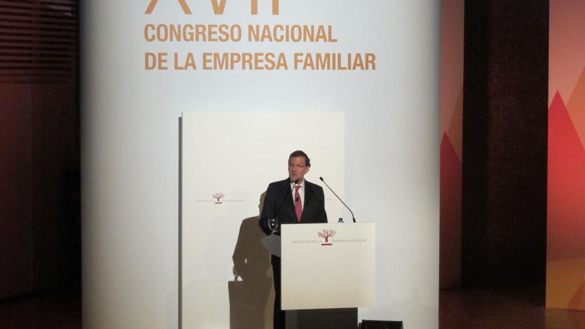 Rajoy avisa de que en países donde se "castigó" a grandes partidos y "llegaron otras cosas, ahora no levantan cabeza"