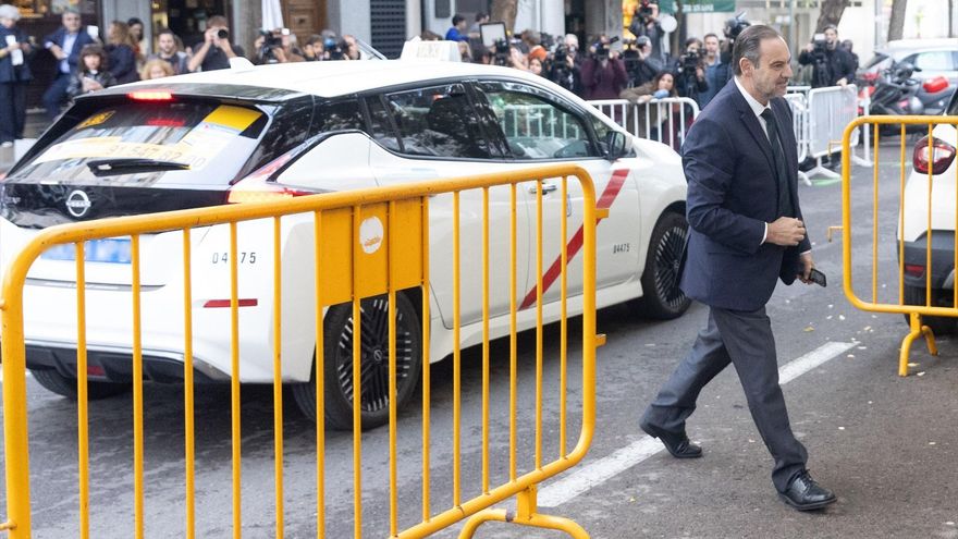 Former transport minister José Luis Ábalos arrives at the Supreme Court to testify as under investigation, on October 15, 2025, in Madrid (Spain).
