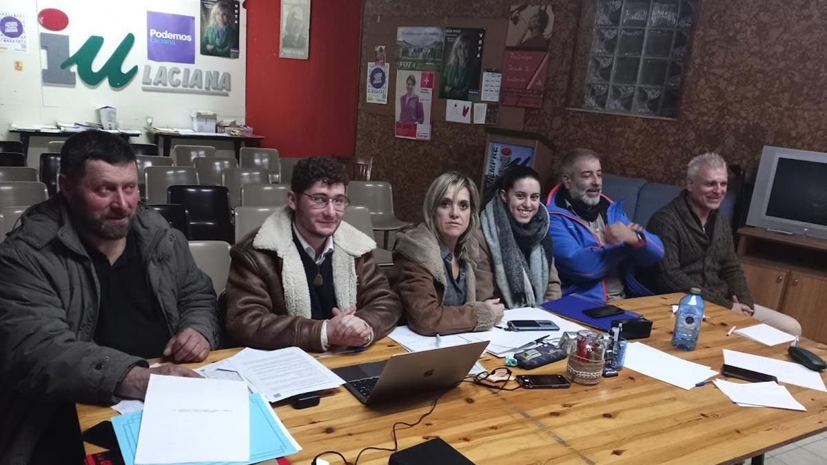 Miembros de IU Podemos Laciana en Villablino.