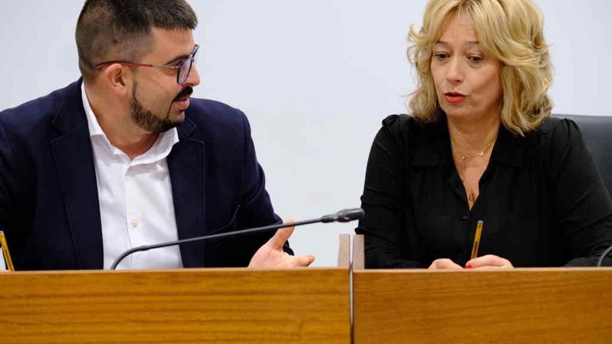 Borja Perdomo y Luisa González, en pleno.