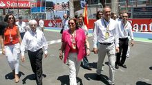 Rita Barberá y Alberto Fabra junto a Bernie Ecclestone