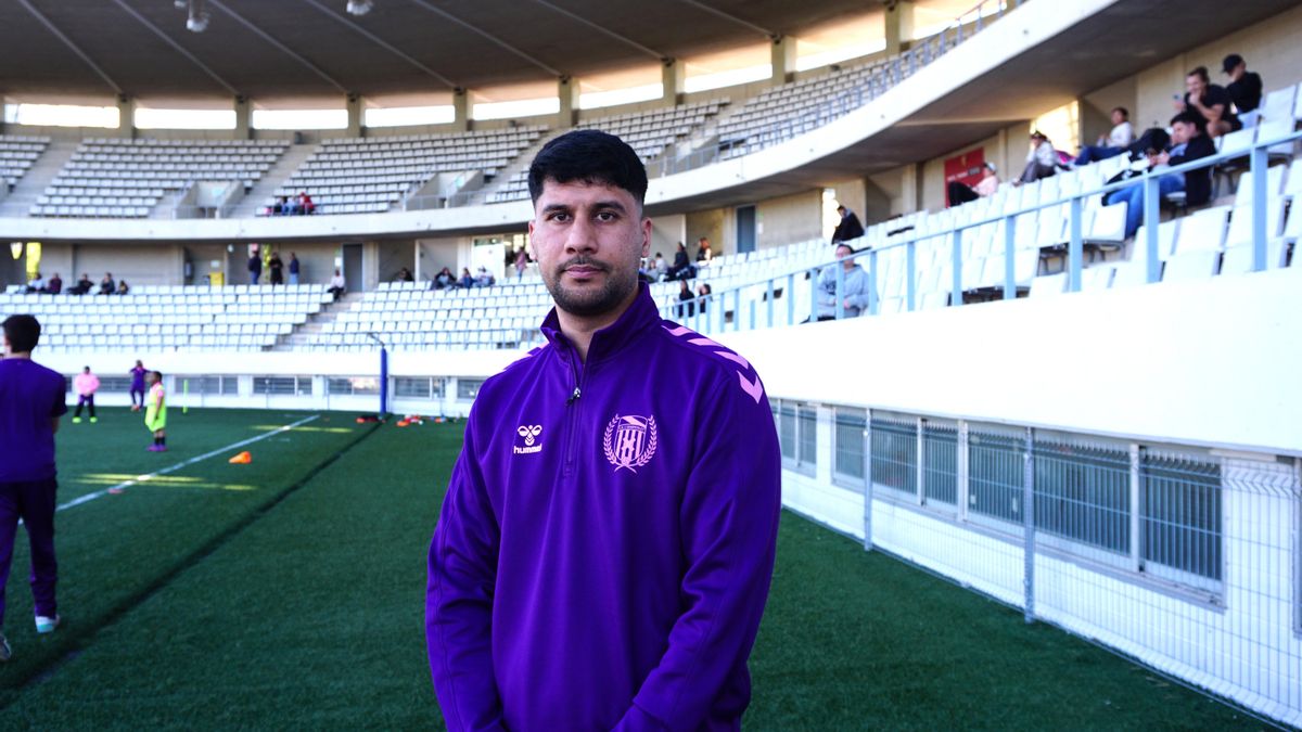 Rehman Khan, entrenador del C.E Hospitalet.