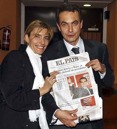 José Luis Rodríguez Zapatero y su esposa, Sonsoles Espinosa, tras ganar las elecciones generales de 2004. 