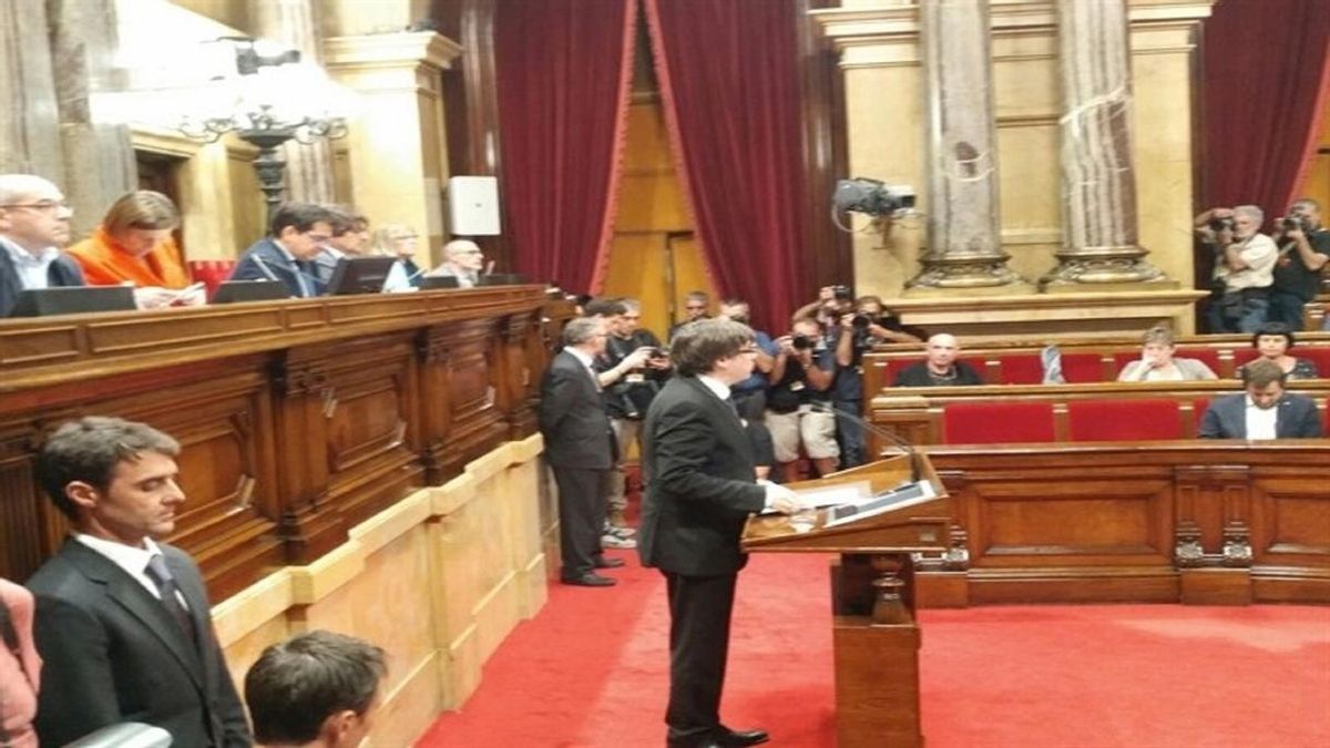 Puigdemont propone convocar elecciones en Catalunya, según Reyes (JxSí)