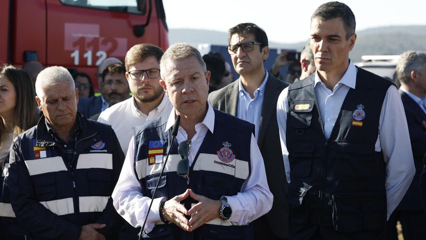 El presidente del Gobierno, Pedro Sánchez, junto al presidente de Castilla-La Mancha, Emiliano García-Page.