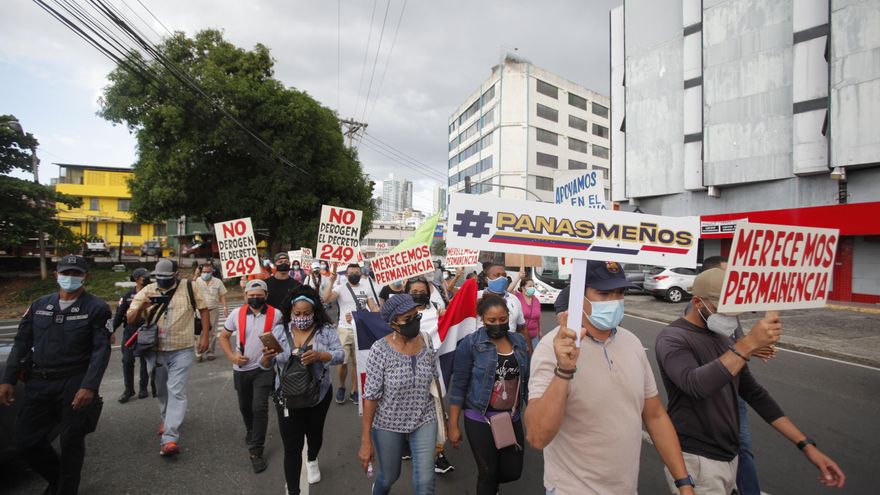 Extranjeros marchan contra proyecto que amenaza su residencia legal en Panamá
