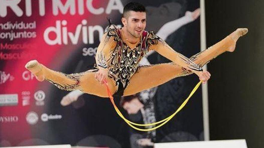 Cristofer Benítez ya luchaba por la gimnasia rítmica masculina antes de ser viral