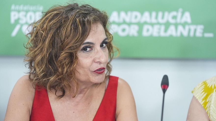 Montero insta al PSOE andaluz a superar "el dolor y la indignación" y garantiza que le ganará las elecciones a Moreno