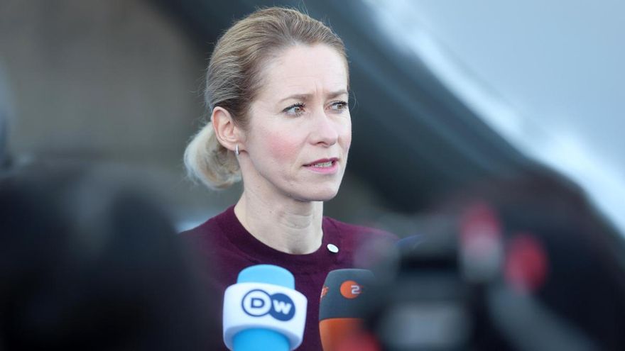 La vicepresidenta de la Comisión Europea, Kaja Kallas, habla con los medios antes de la Reunión Gymnich de Ministros de Asuntos Exteriores en el puerto de Limassol, Chipre, el 28 de mayo de 2026. EFE/EPA/George Christophorou