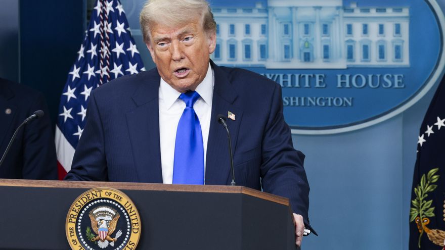 Trump firma una orden ejecutiva para eliminar las sanciones contra Siria