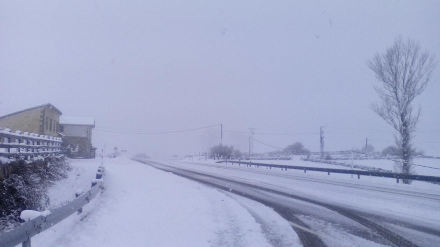 Nieve en carreteras de Cantabria.- Archivo