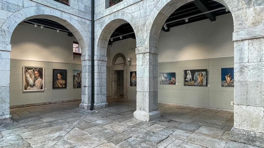 El Espolón de Comillas acoge tres nuevas exposiciones sobre naturaleza, realismo y la memoria histórica